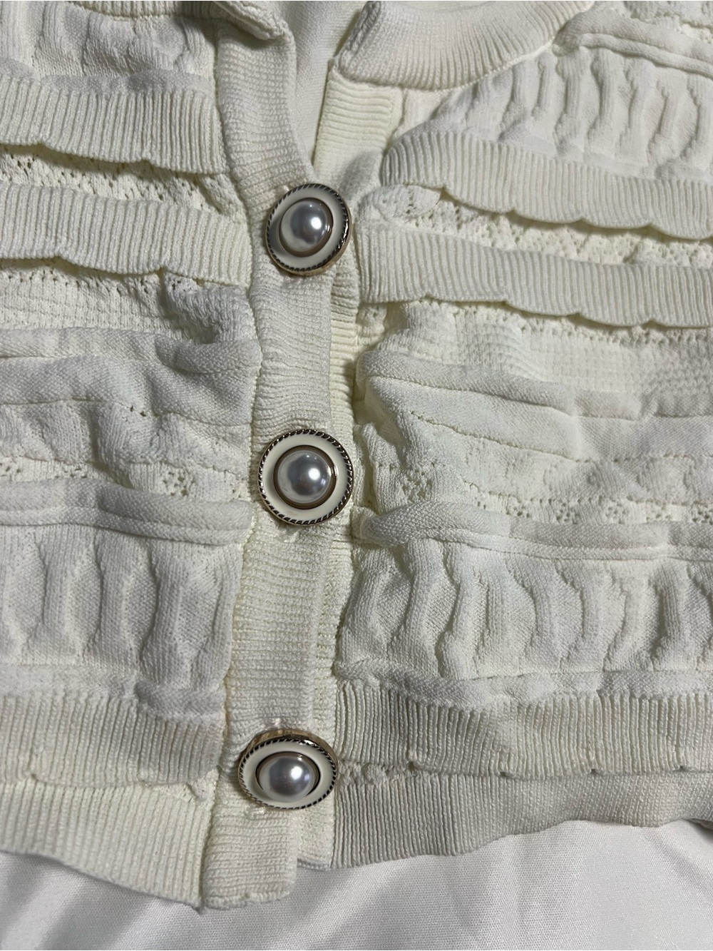 Guess Cream Ruffle-Textured Cropped Cardigan - Picture 3 of 6